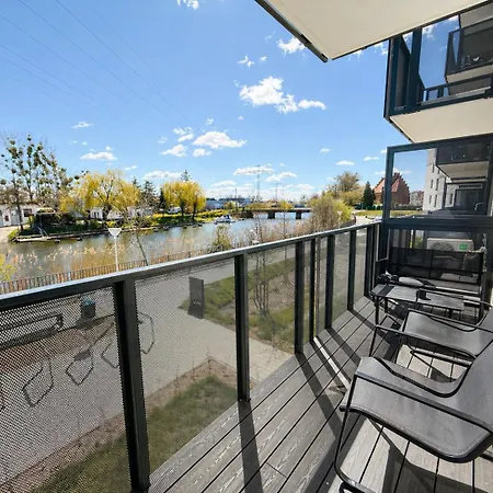 Stylish With River View & Balcony Near Old Town