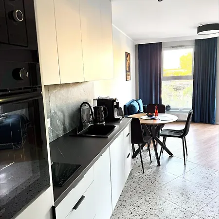 Stylish With River View & Balcony Near Old Town Daire *